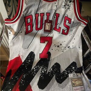 Mitchell & Ness Bulls Jersey - White and Red